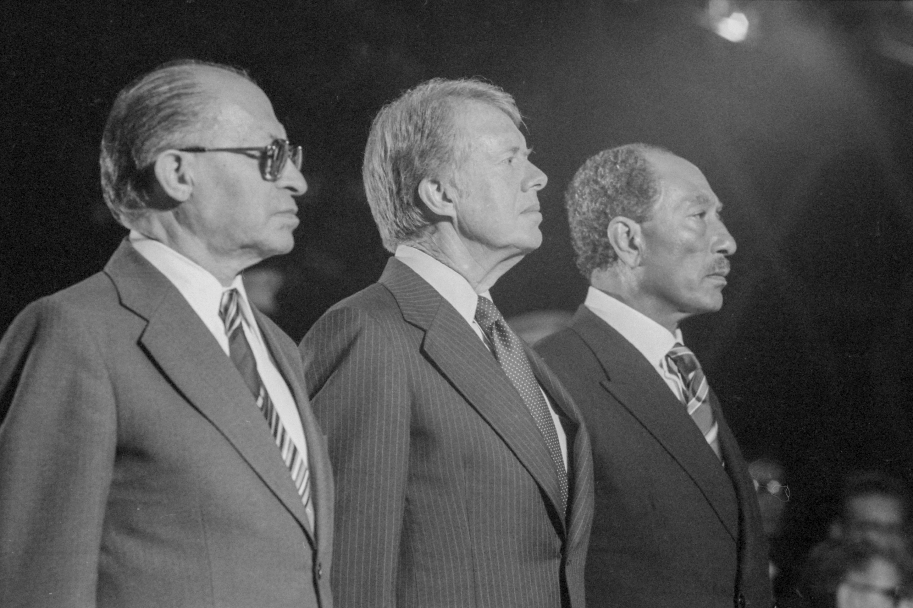 Anwar as-Sadat, Jimmy Carter und Menachem Begin nach der Unterzeichnung des Camp-David-Abkommens, 17. September 1978
